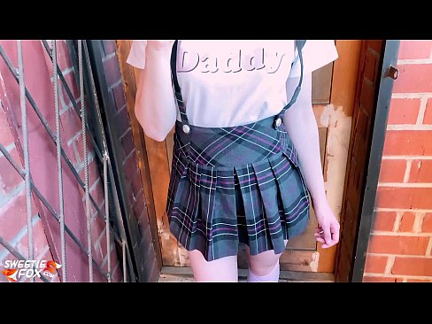 ❤️ D'Schoulmeedchen suckt hiren Dick déif a féckt amplaz Klassen. ❤️❌ Pornovideo op lb.sexindrag.ru