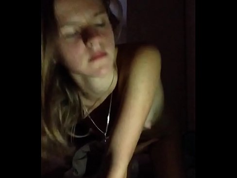 ❤️ E Meedchen masturbéiert a kummt ❤️❌ Pornovideo op lb.sexindrag.ru